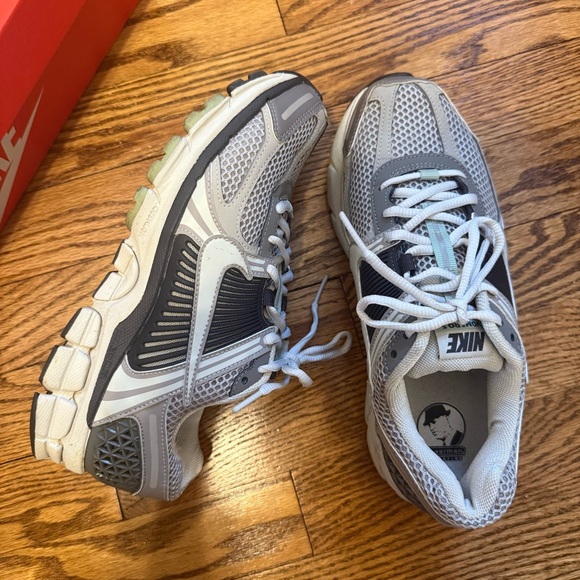 Nike Air Zoom Vomero 5 Sneakers / Cobblestone and Light Bone / Sz 8 - Picture 4 of 8